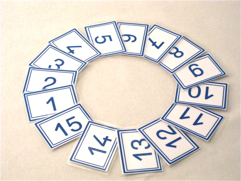 Aufgabennummern, groß, blau