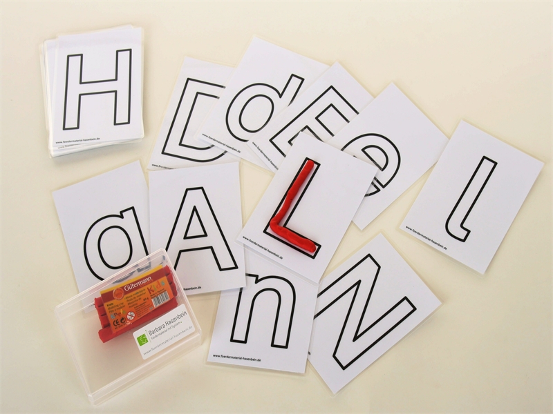 Buchstaben kneten (14)